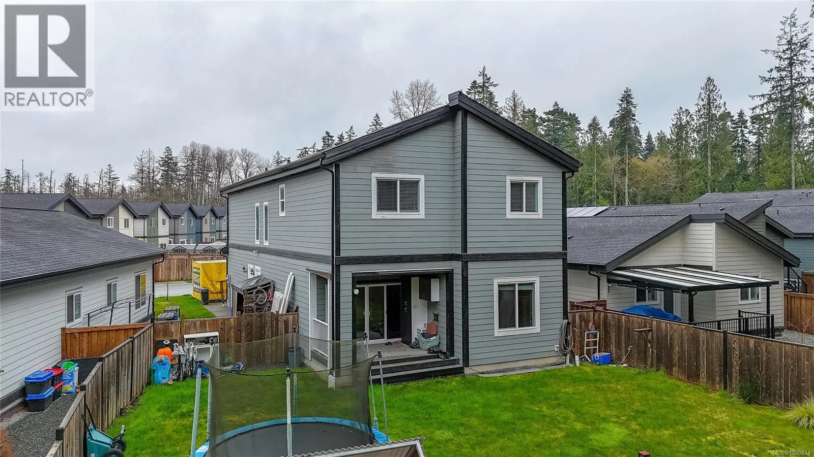 17 Saanich Ridge Dr
