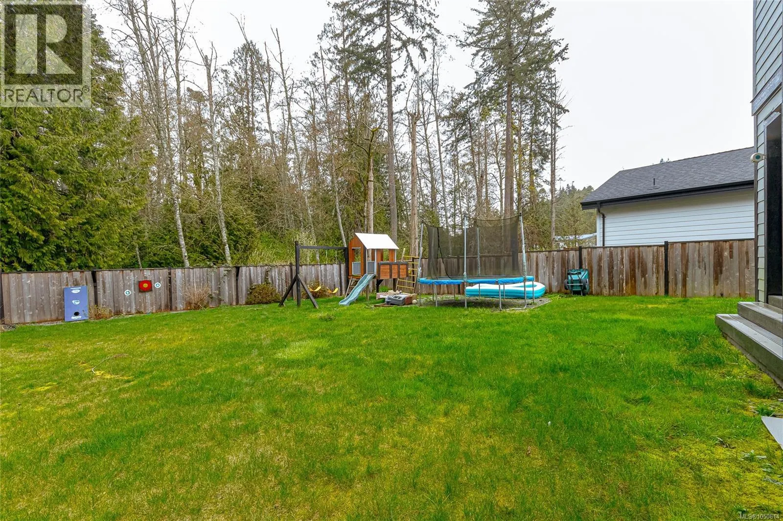 17 Saanich Ridge Dr