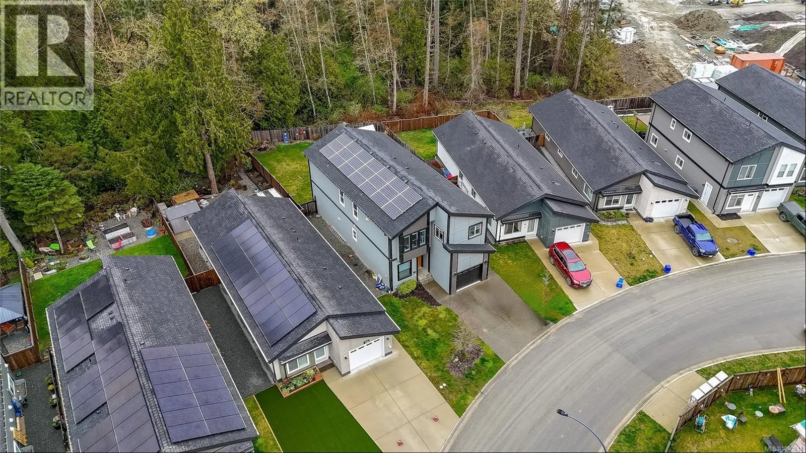 17 Saanich Ridge Dr