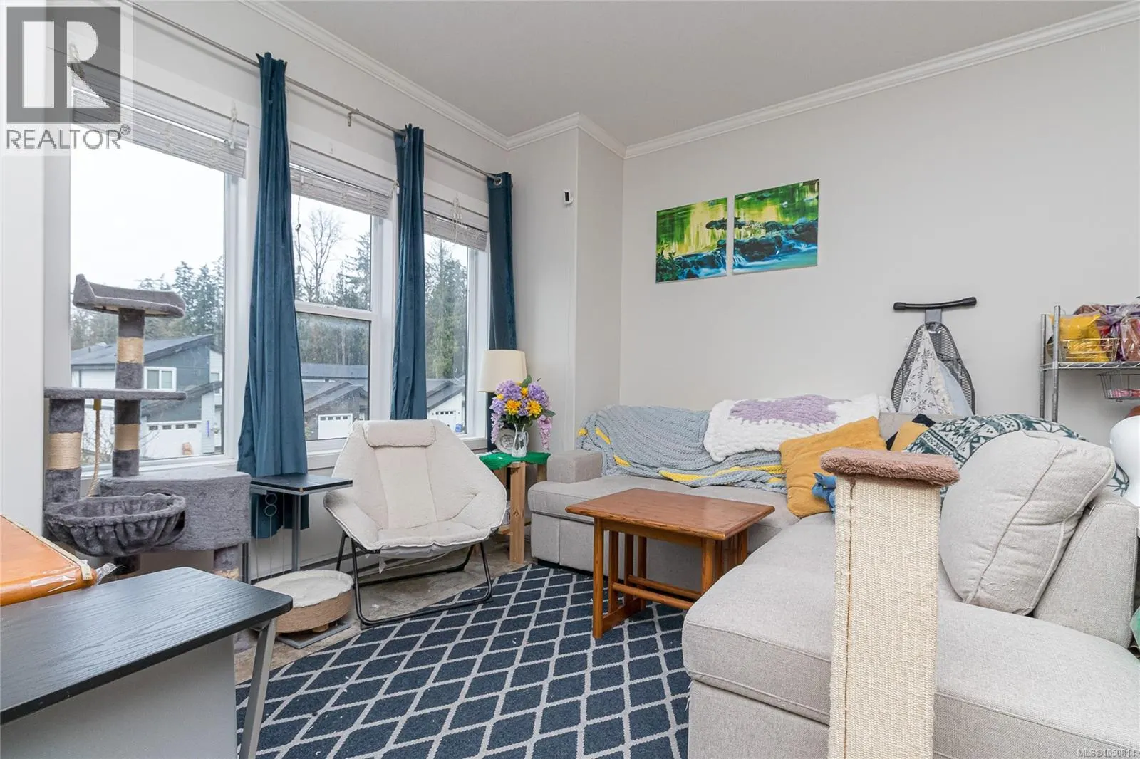17 Saanich Ridge Dr