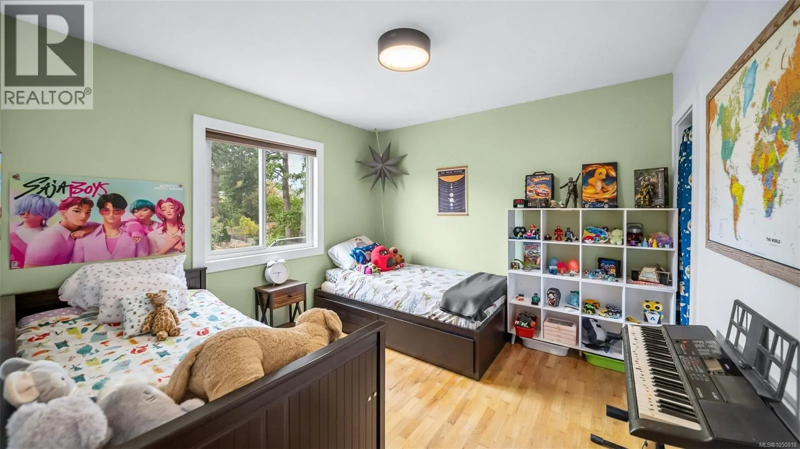 558 Kenneth St