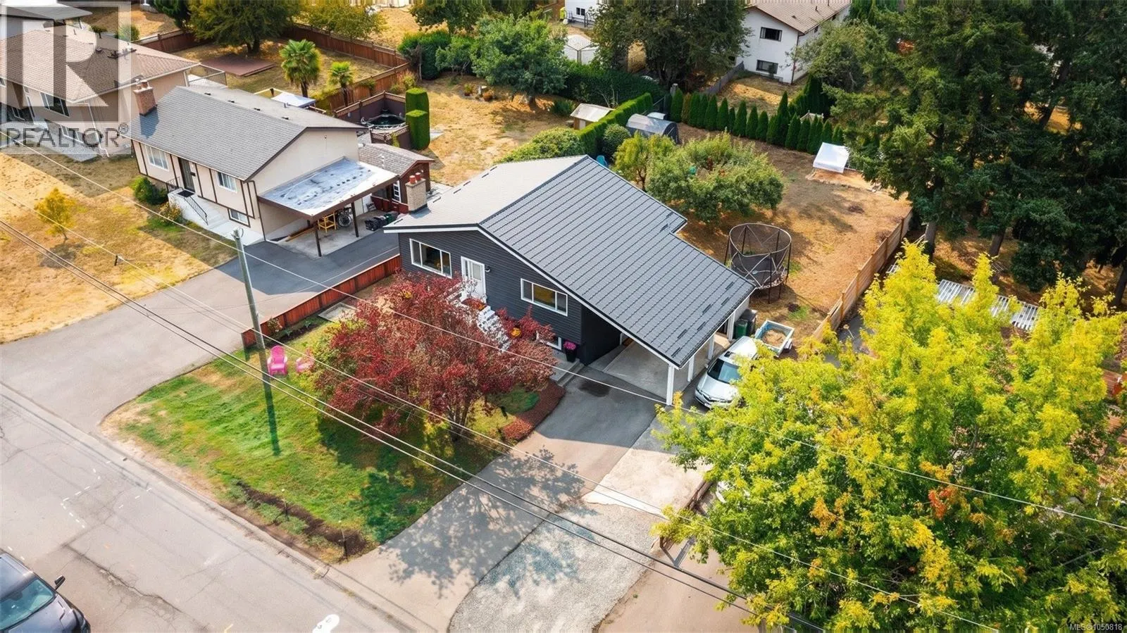 558 Kenneth St