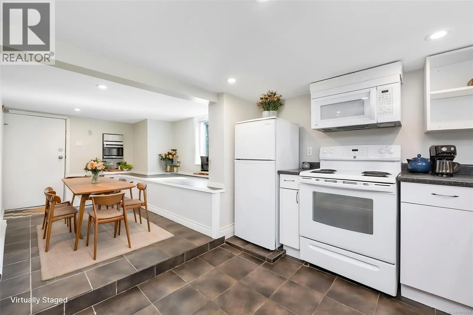 1622 Camosun St