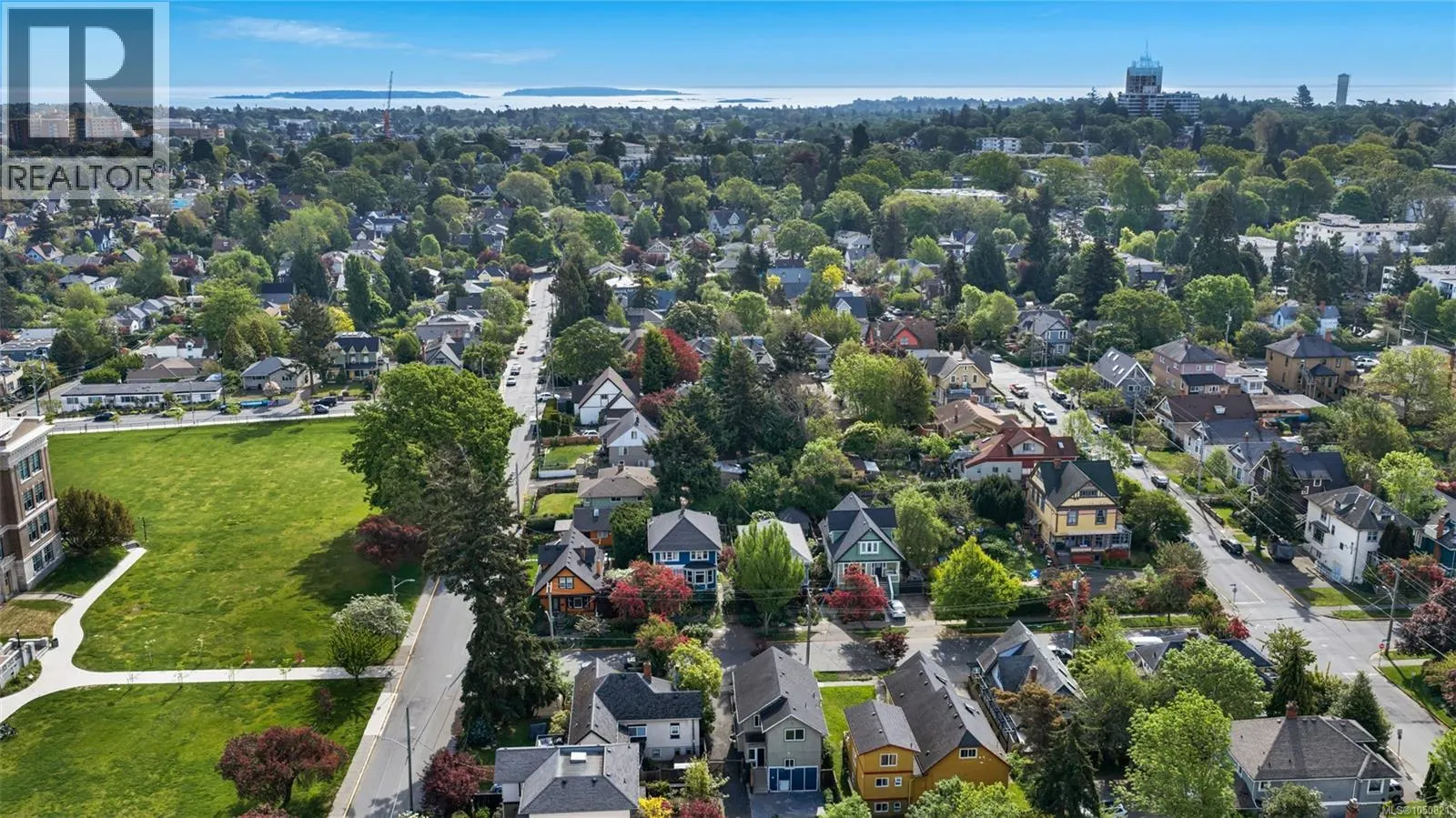 1622 Camosun St