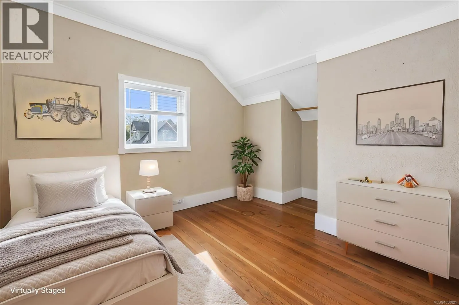 1622 Camosun St
