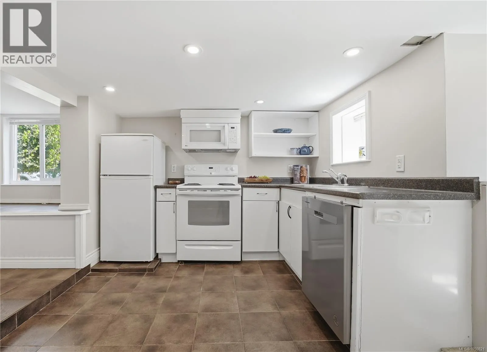 1622 Camosun St
