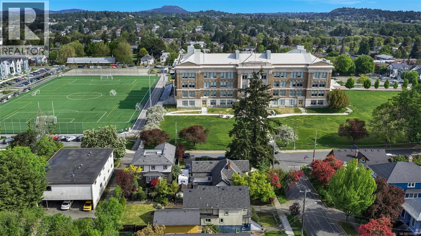 1622 Camosun St