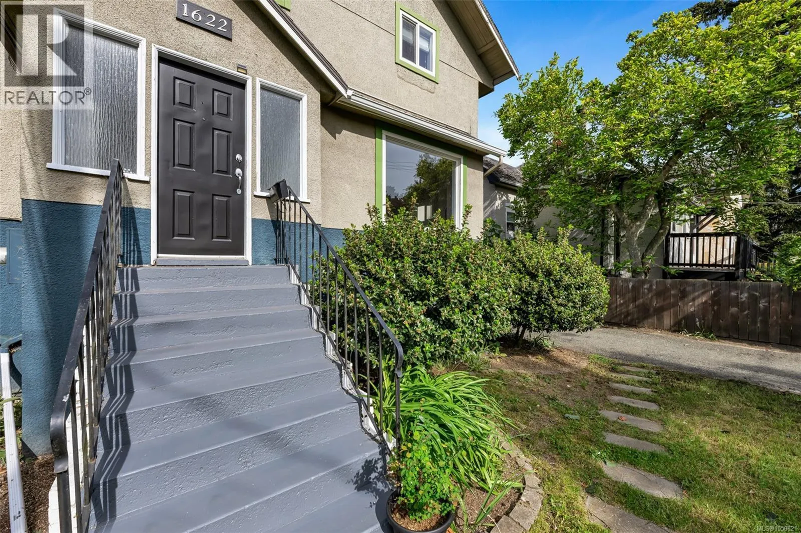 1622 Camosun St