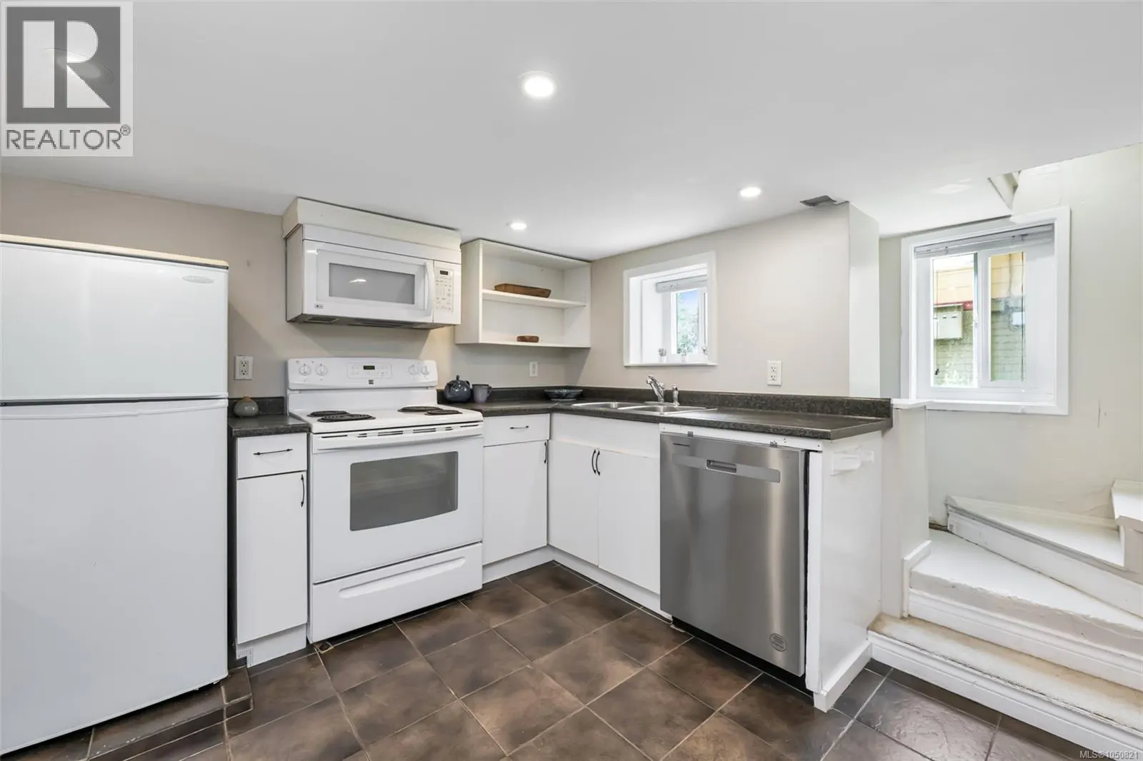 1622 Camosun St