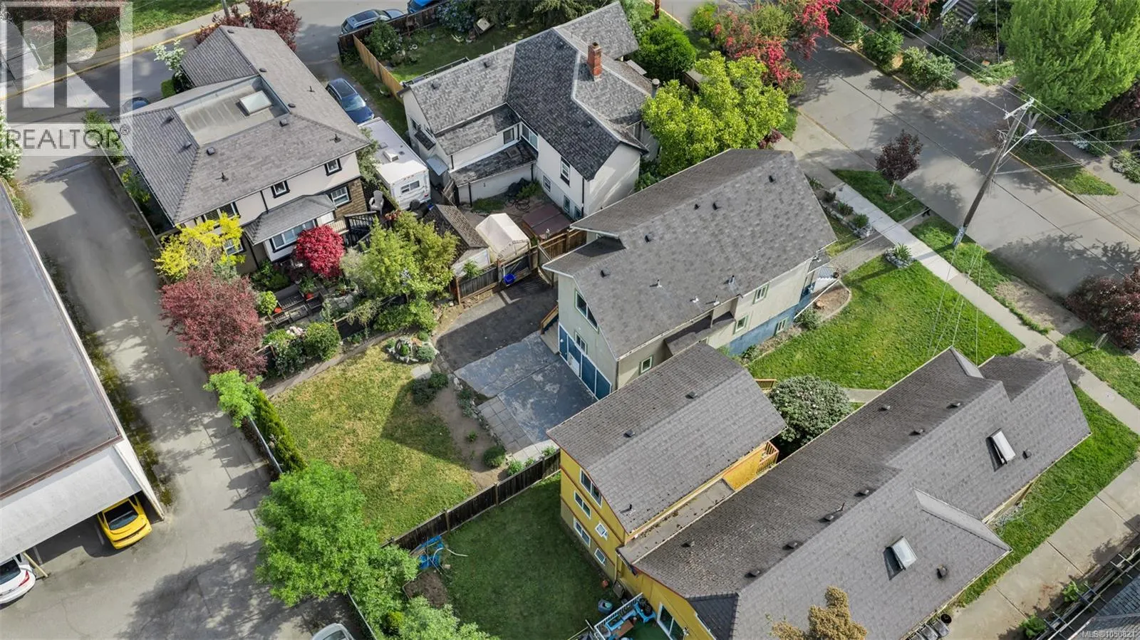 1622 Camosun St