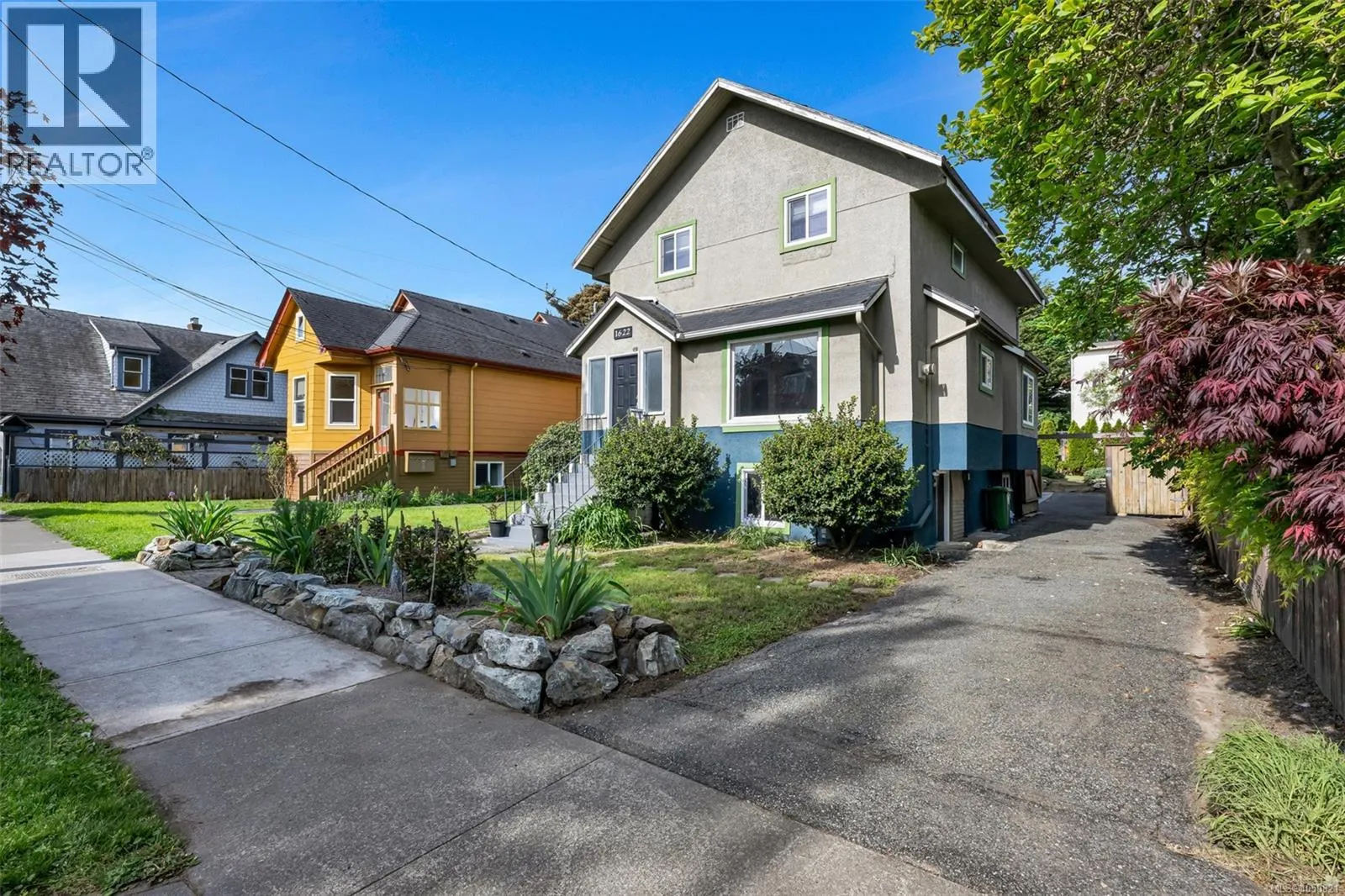 1622 Camosun St