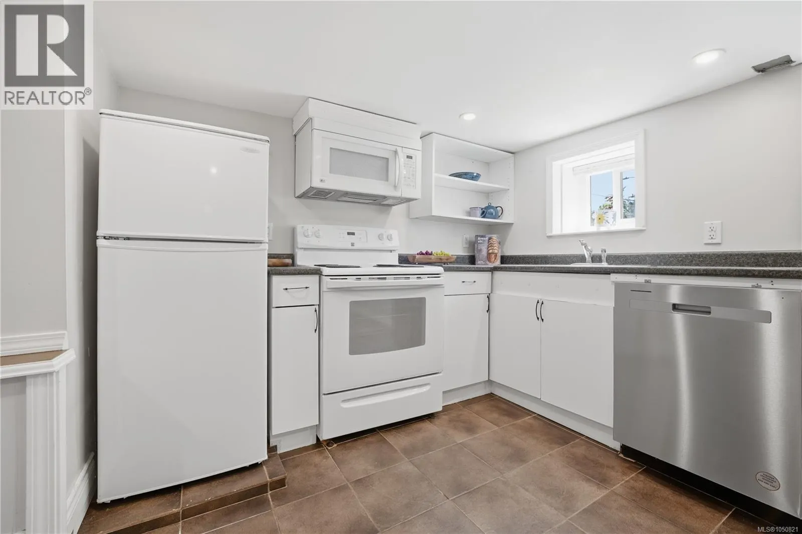 1622 Camosun St