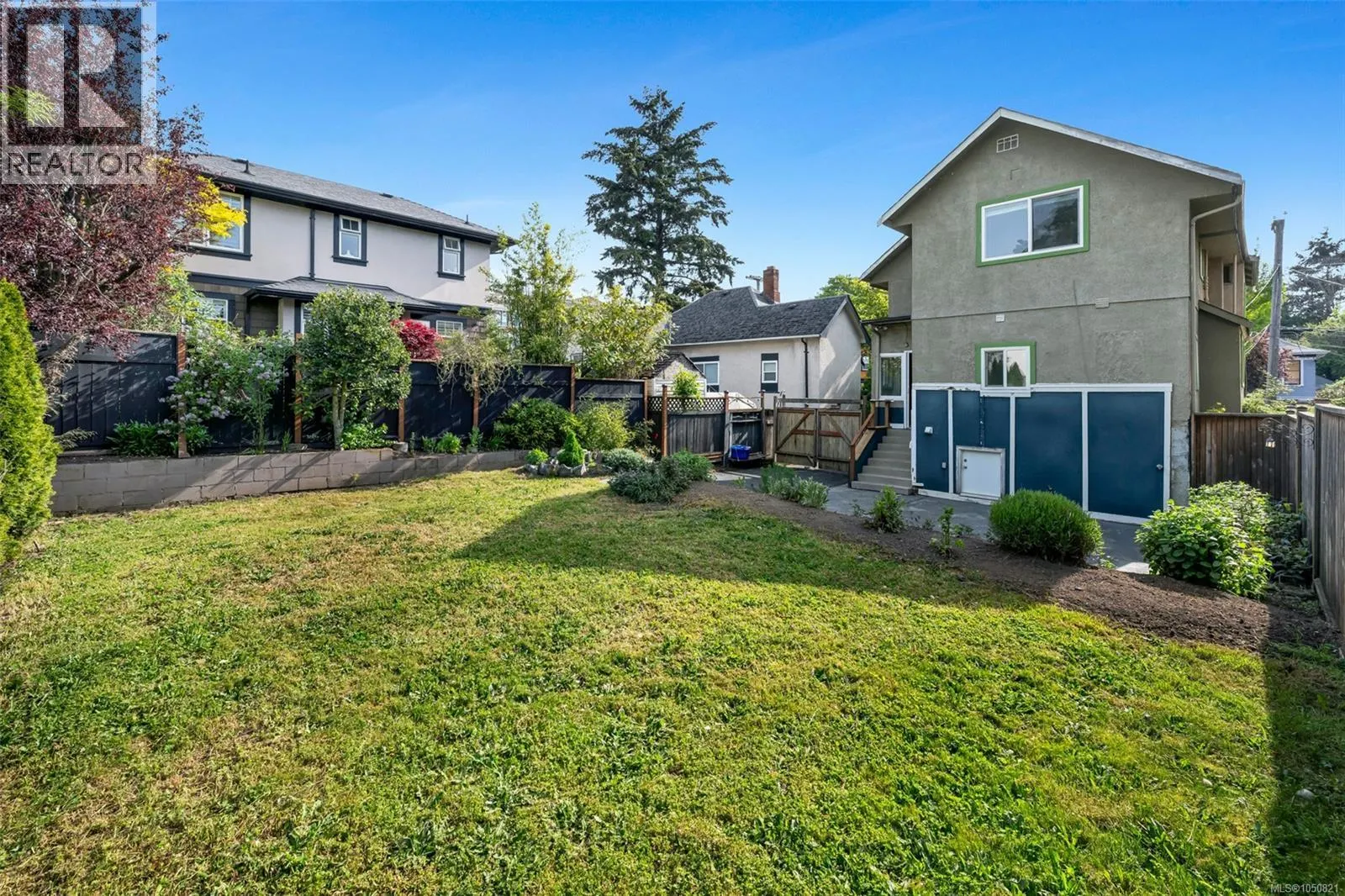 1622 Camosun St