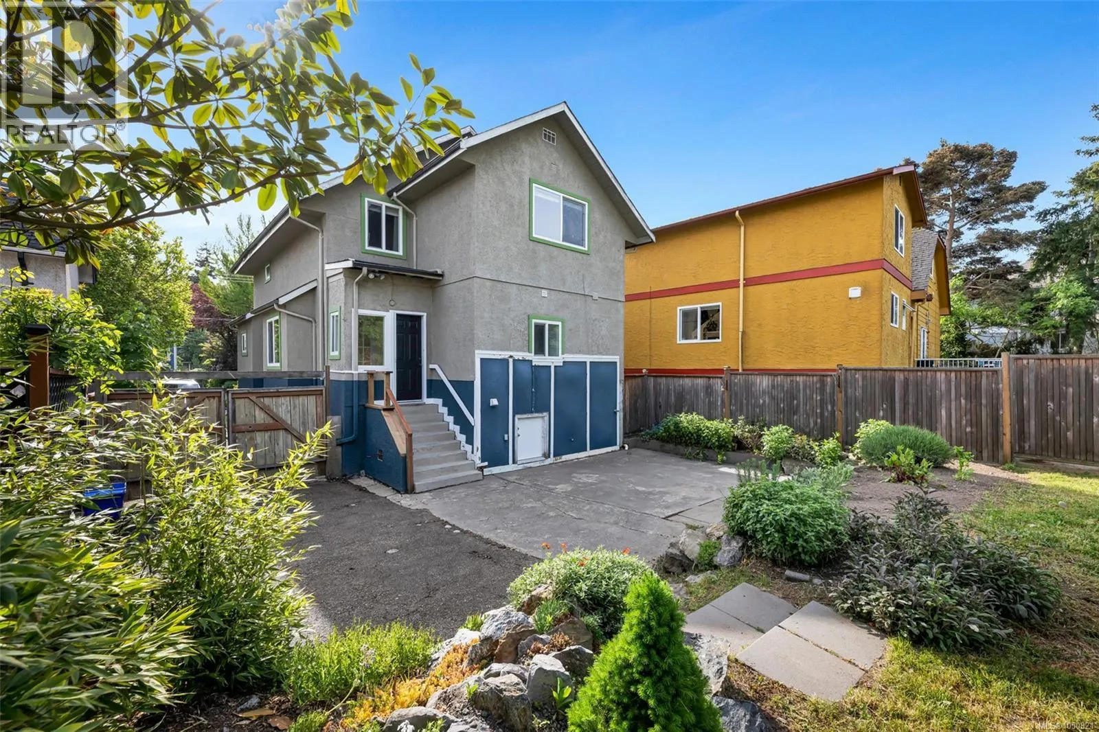 1622 Camosun St