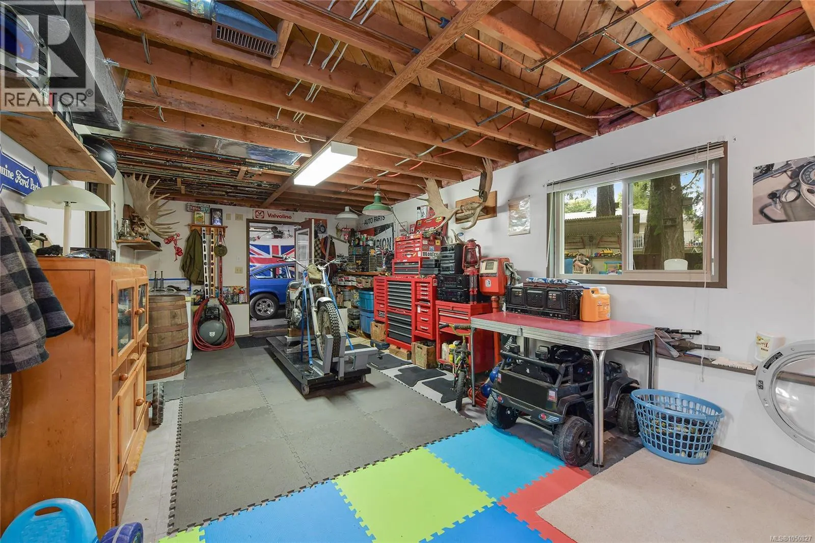 3058 CAROLA Pl