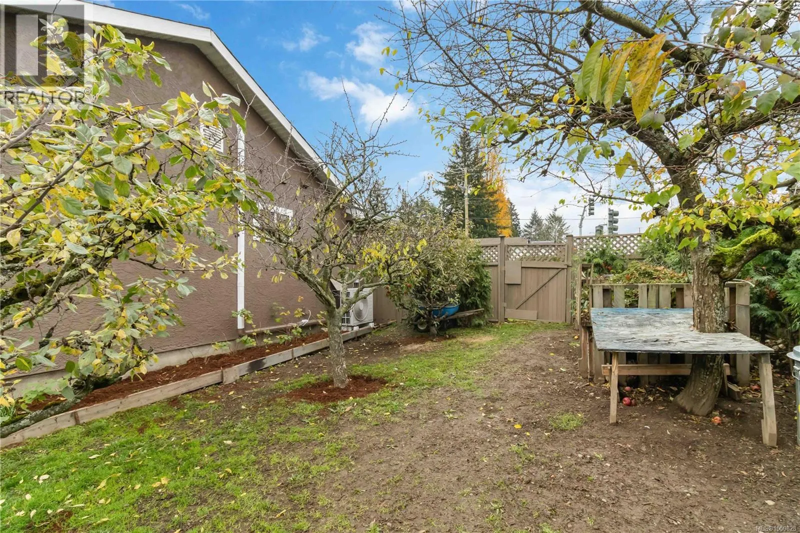 6756 Central Saanich Rd