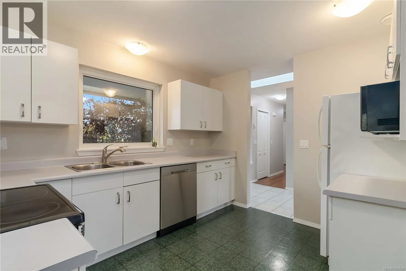 6756 Central Saanich Rd