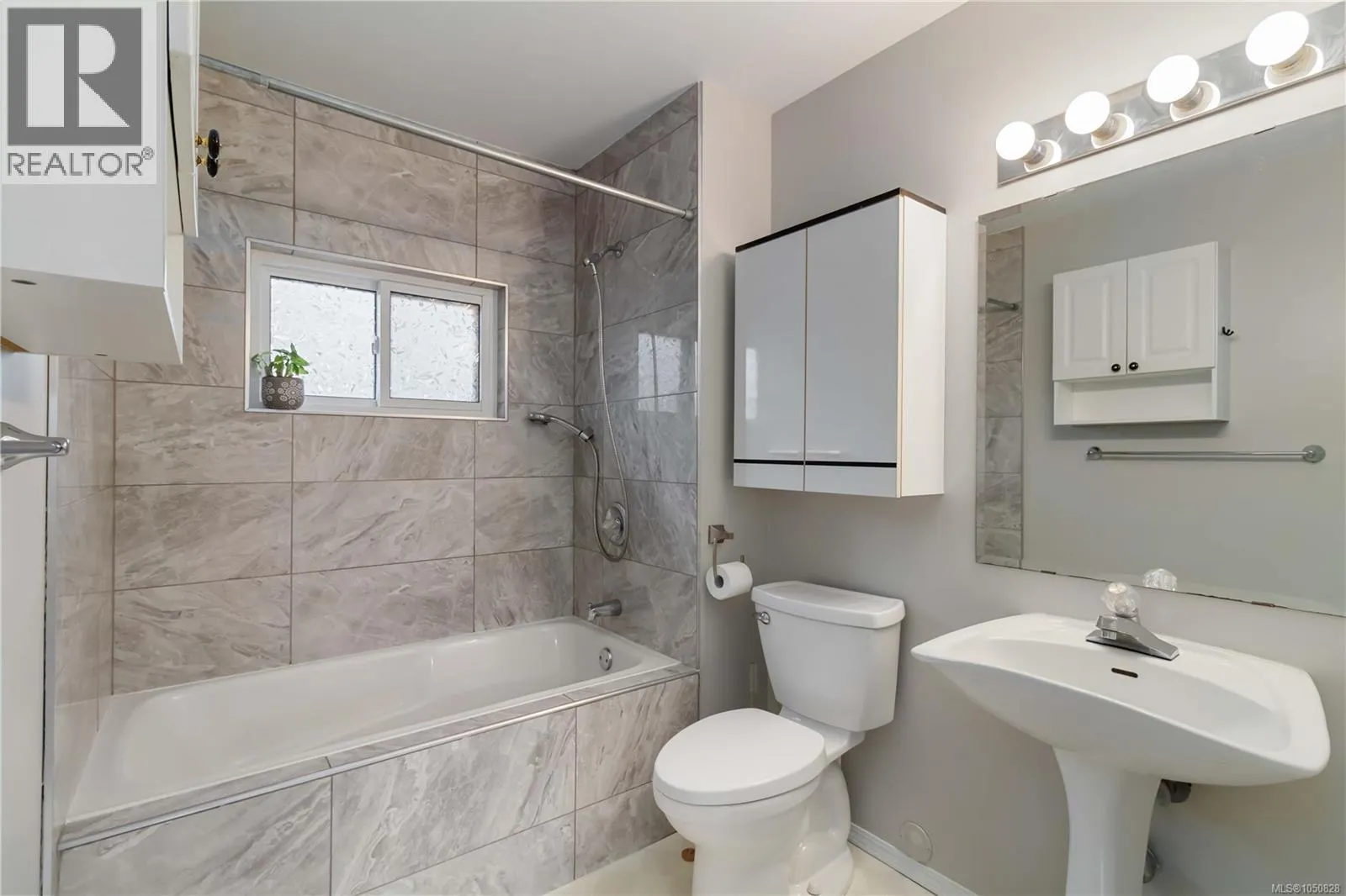 6756 Central Saanich Rd