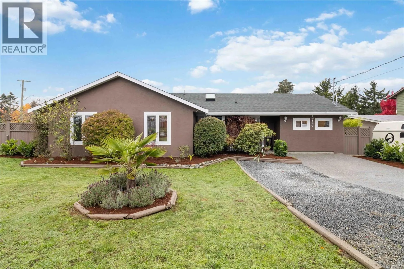 6756 Central Saanich Rd