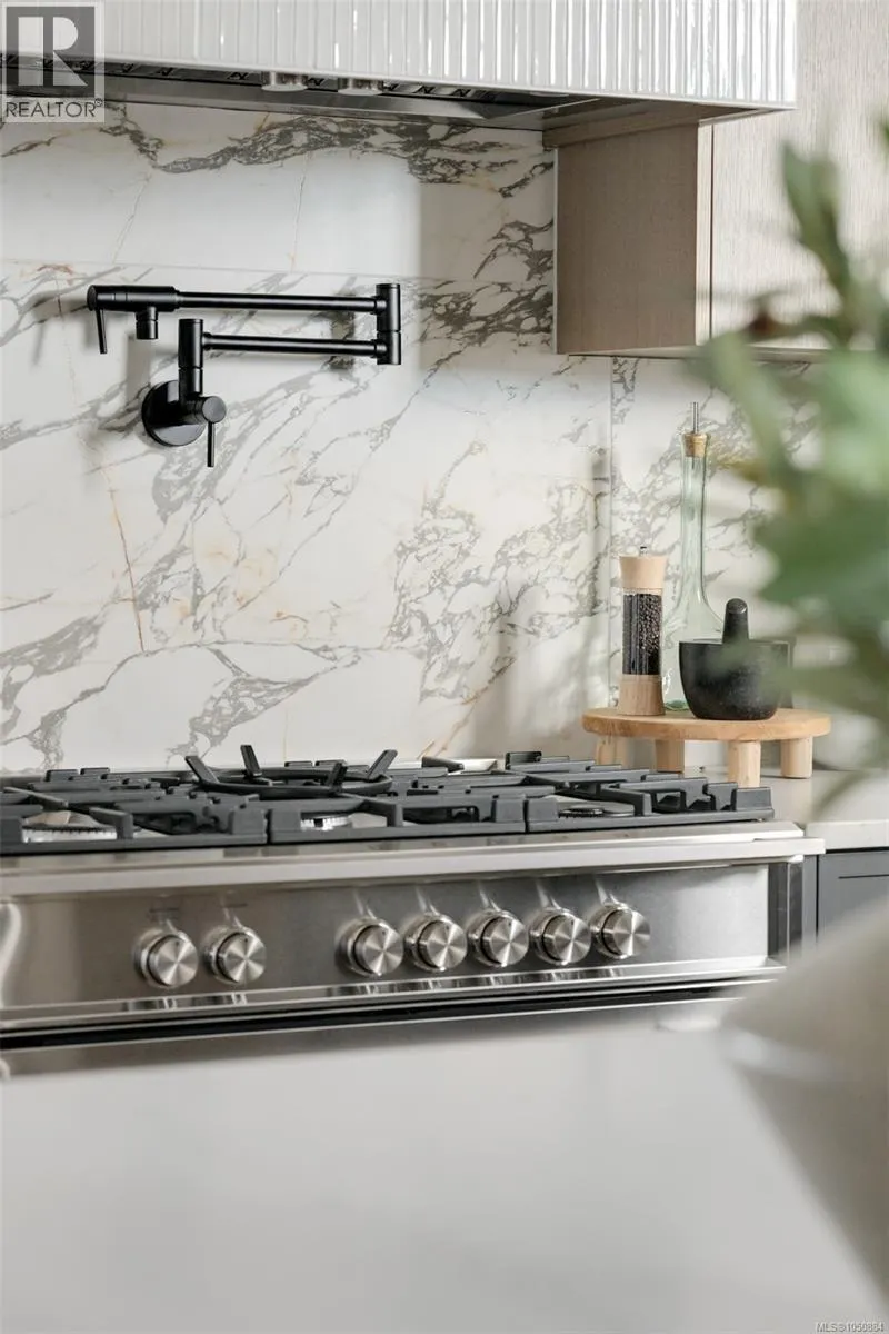 3 5032 Wesley Rd