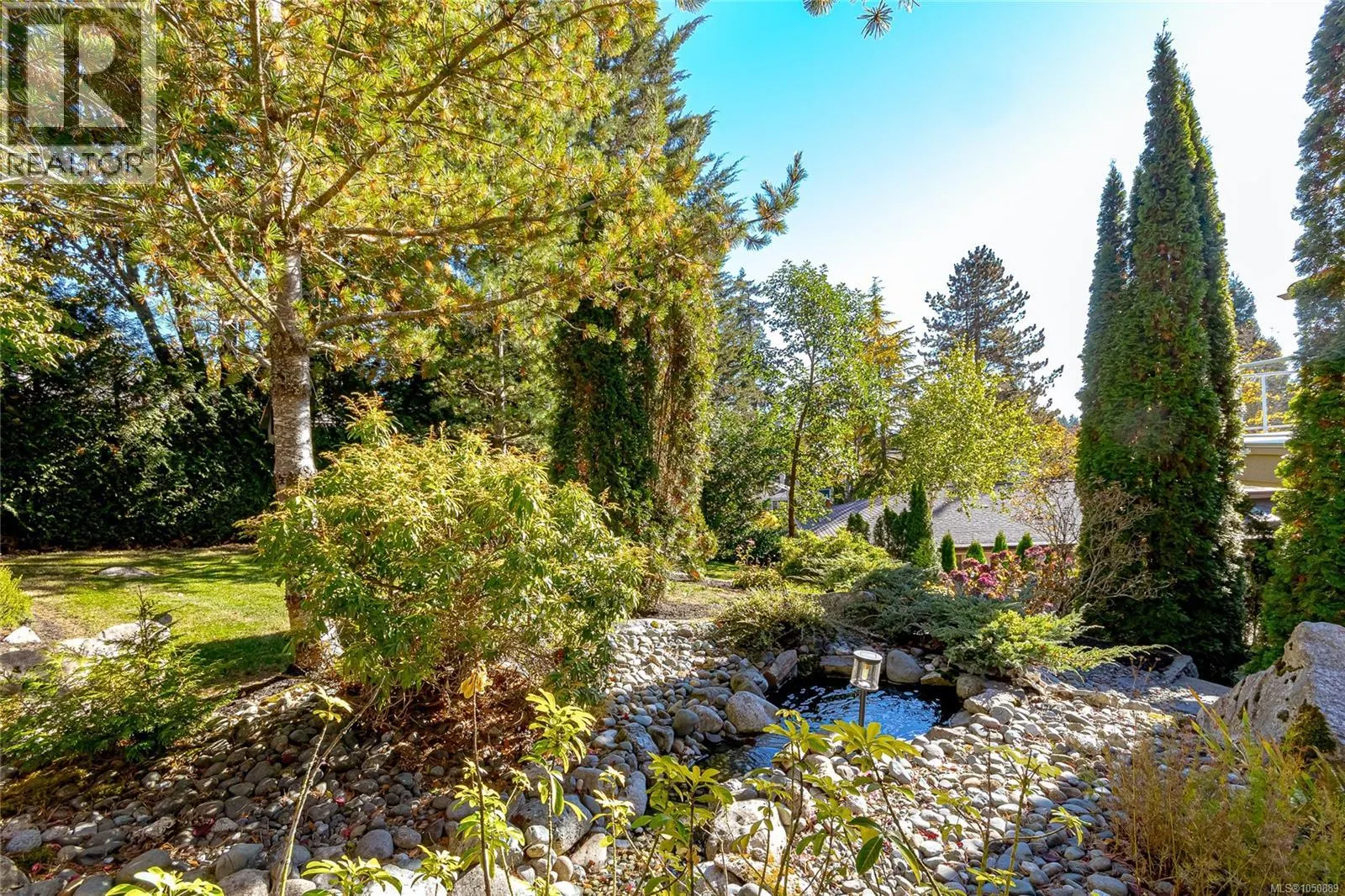 8593 Kingcome Cres