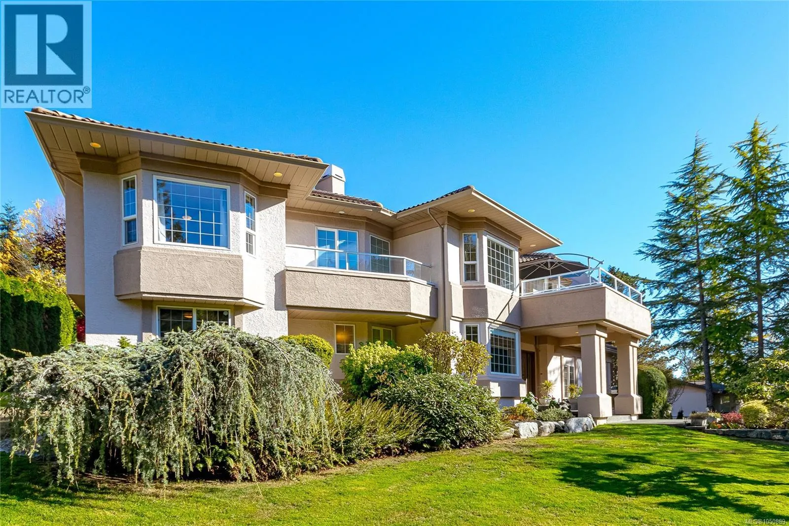 8593 Kingcome Cres