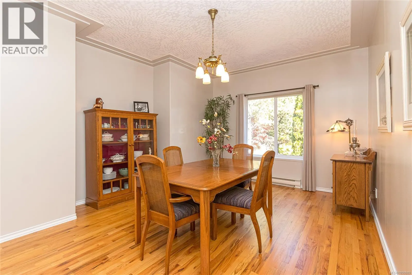 8593 Kingcome Cres