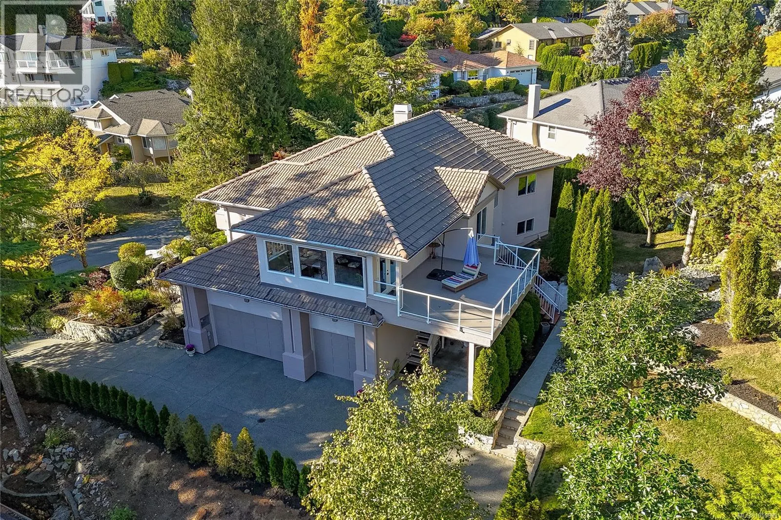 8593 Kingcome Cres