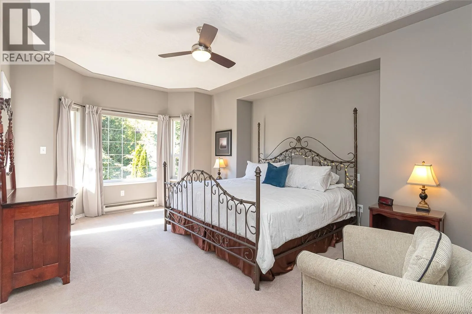 8593 Kingcome Cres