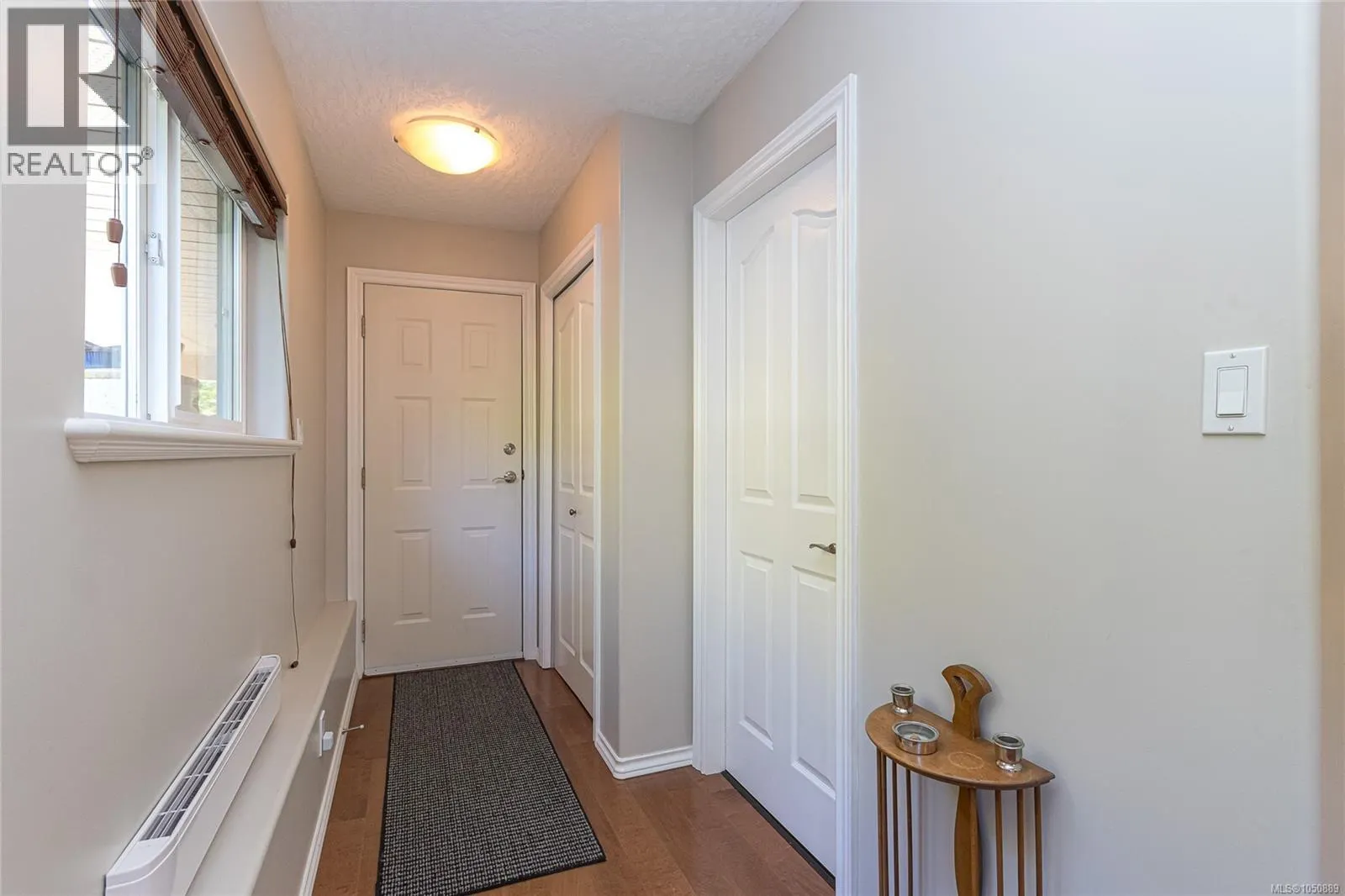 8593 Kingcome Cres