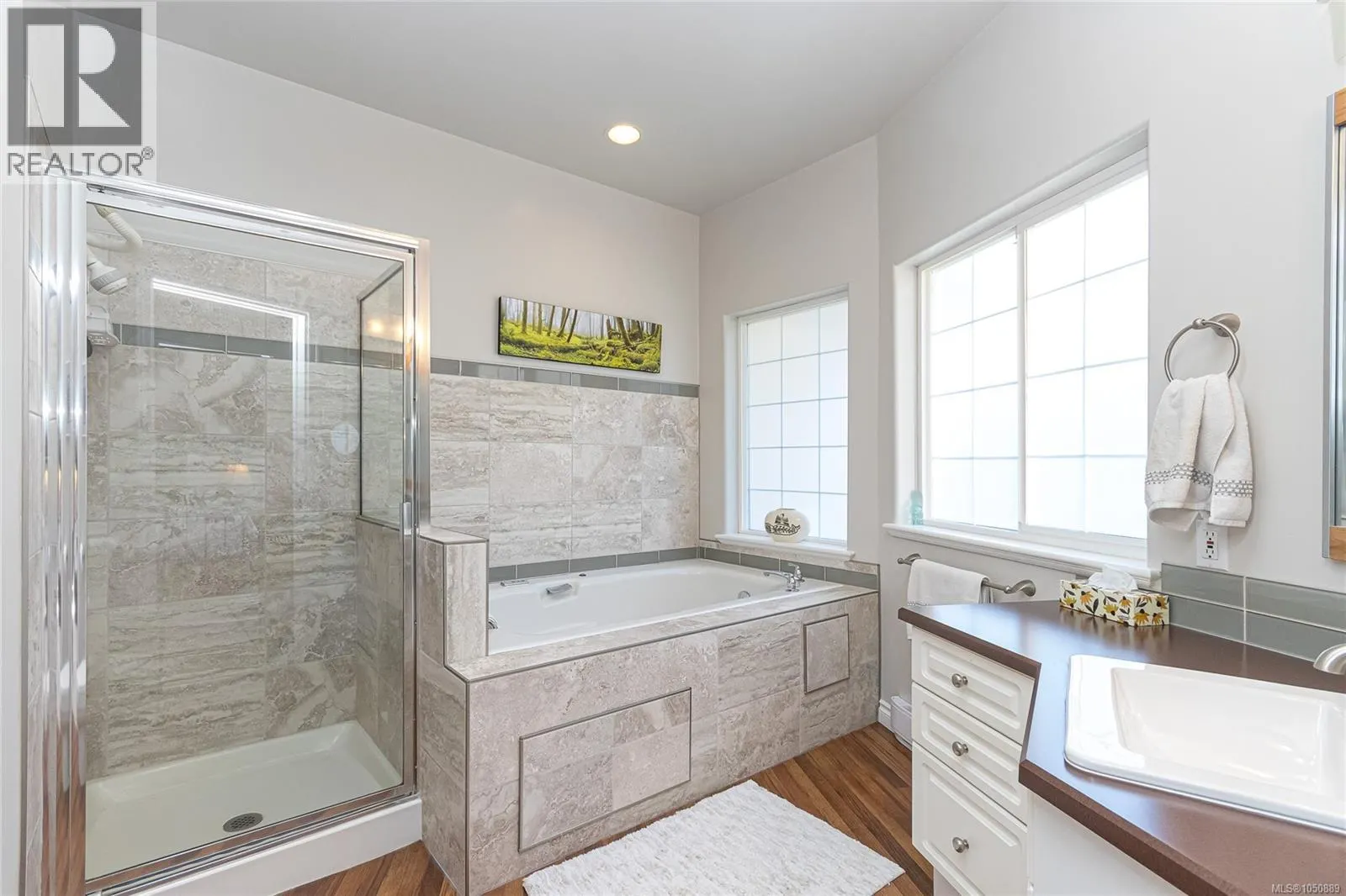 8593 Kingcome Cres