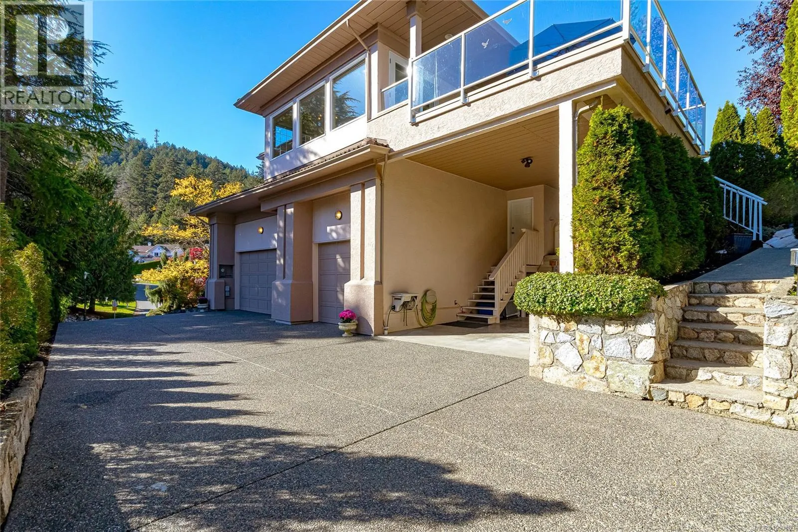 8593 Kingcome Cres