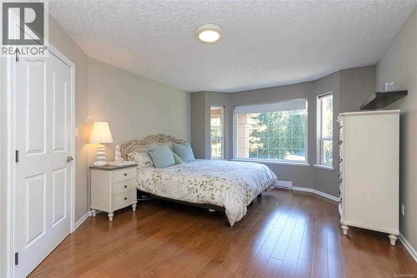 8593 Kingcome Cres