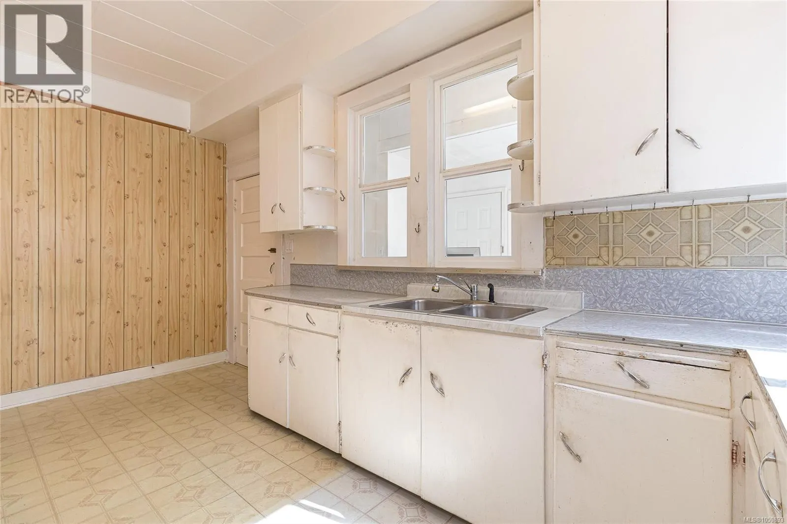 2531 Fernwood Rd