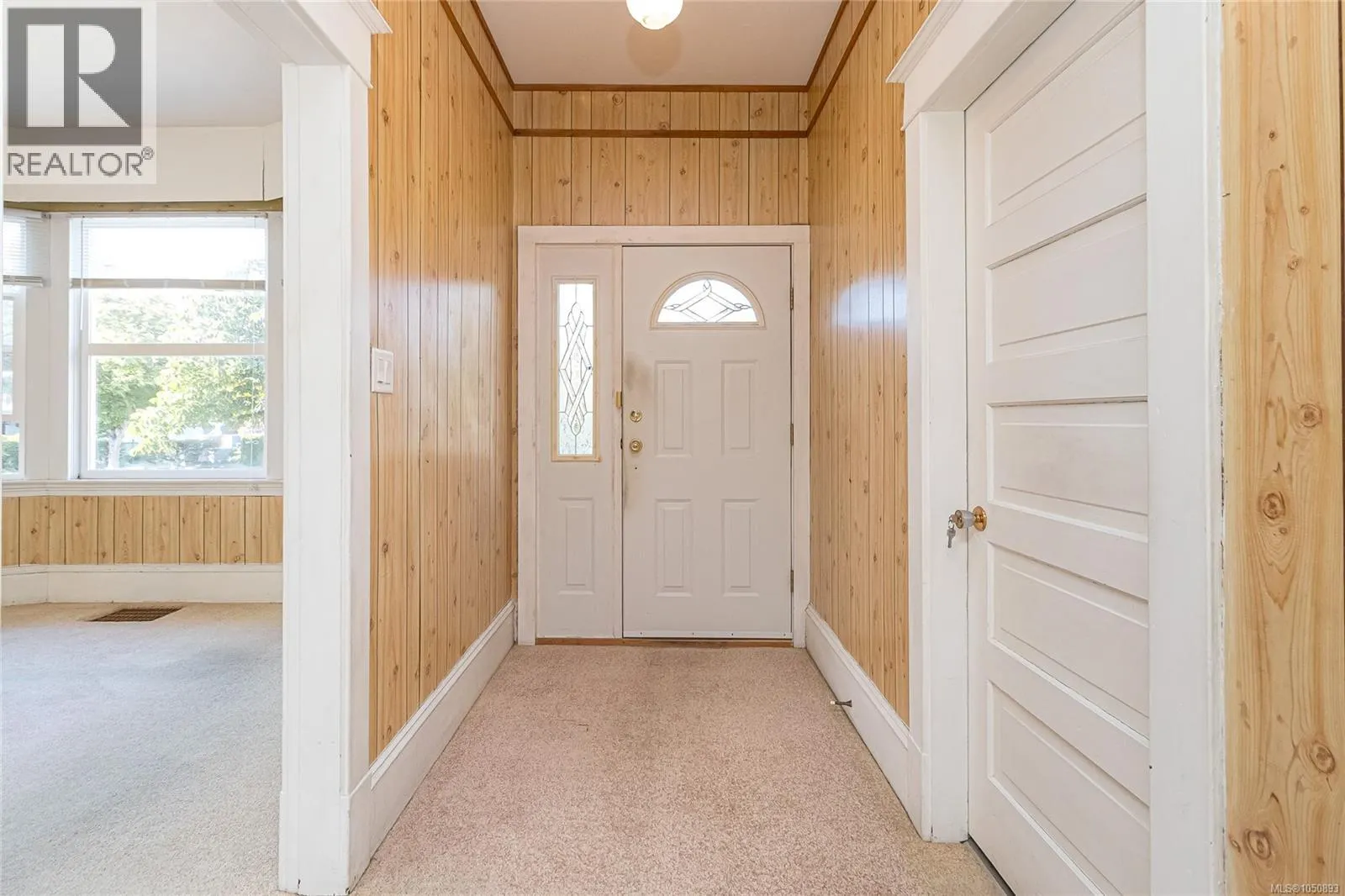 2531 Fernwood Rd