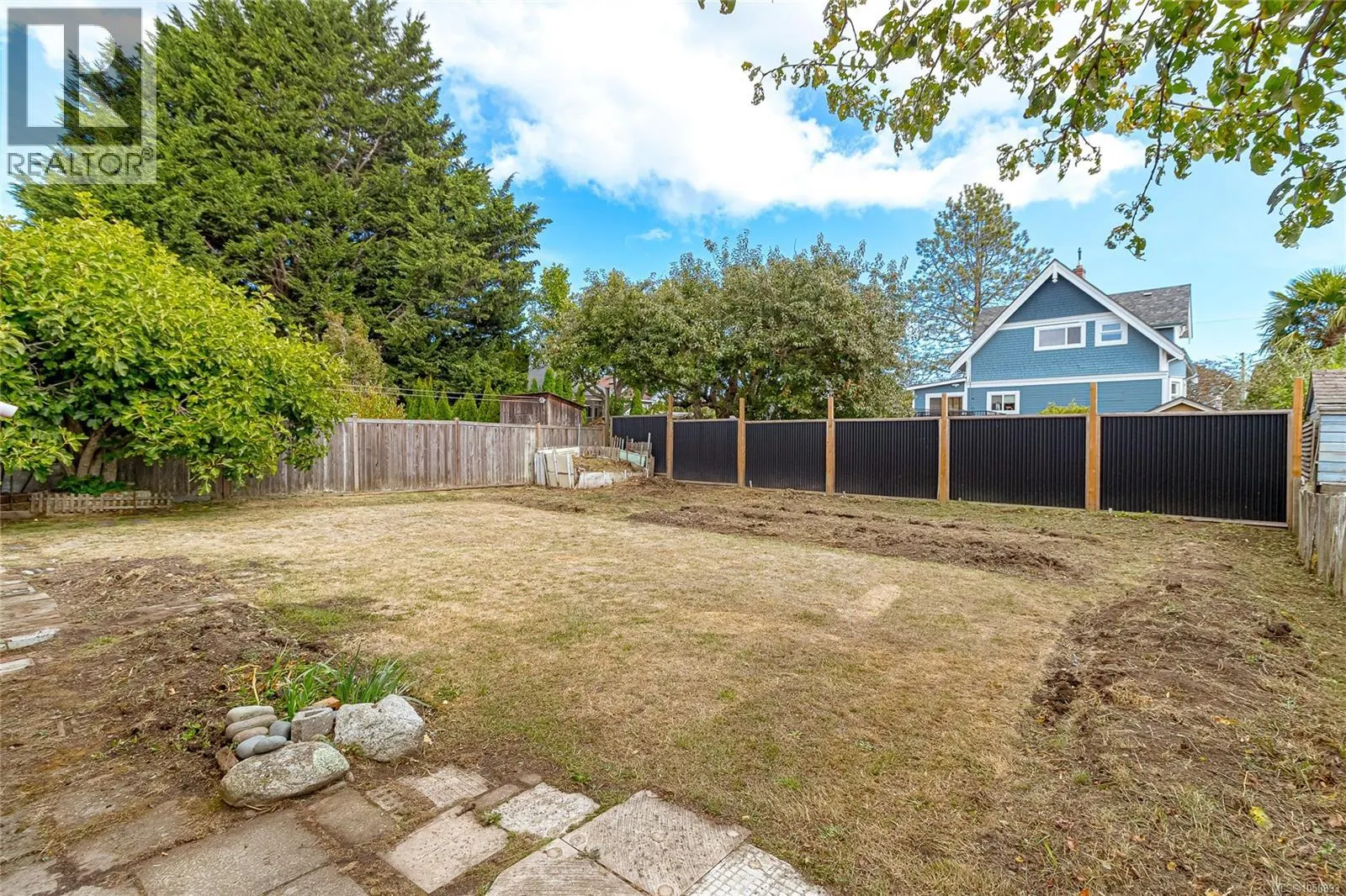 2531 Fernwood Rd