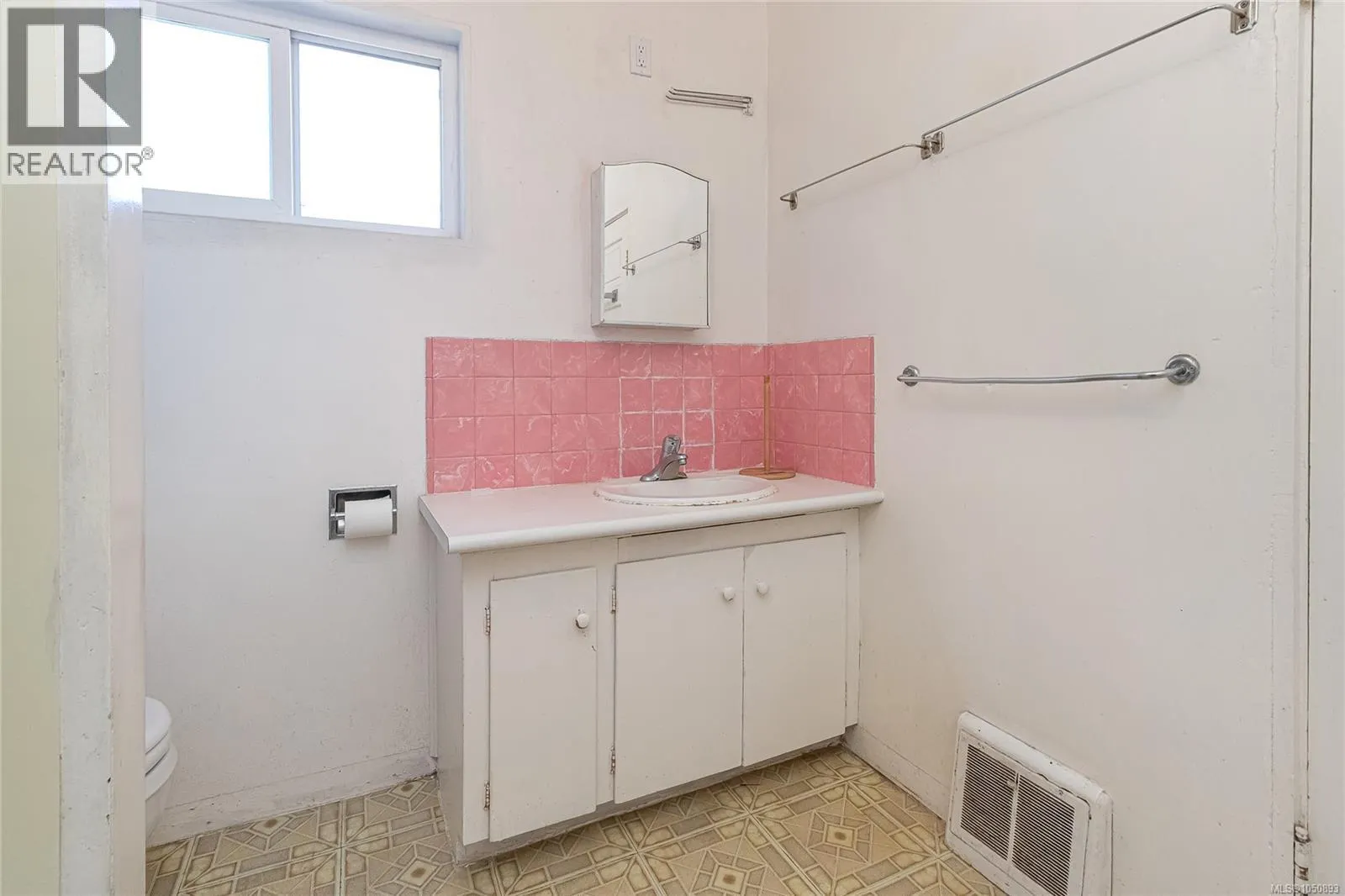 2531 Fernwood Rd