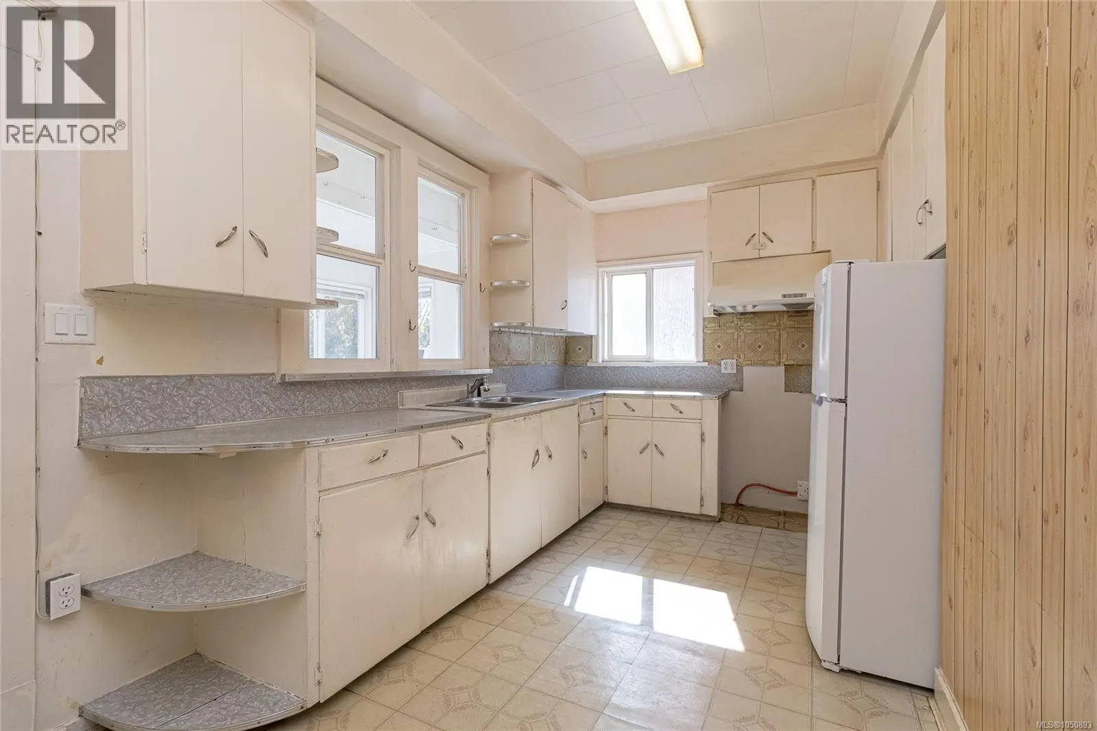 2531 Fernwood Rd