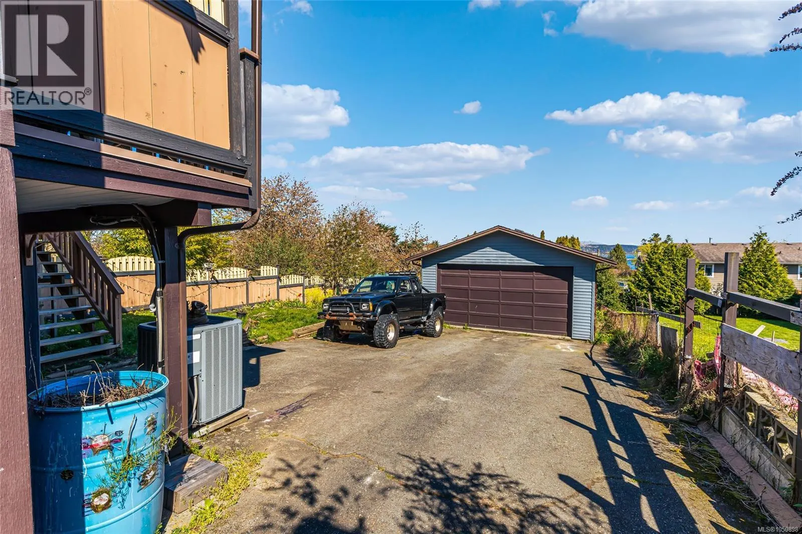 18 Gillespie St S