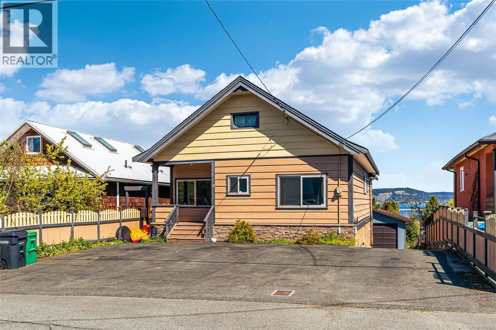 18 Gillespie St S
