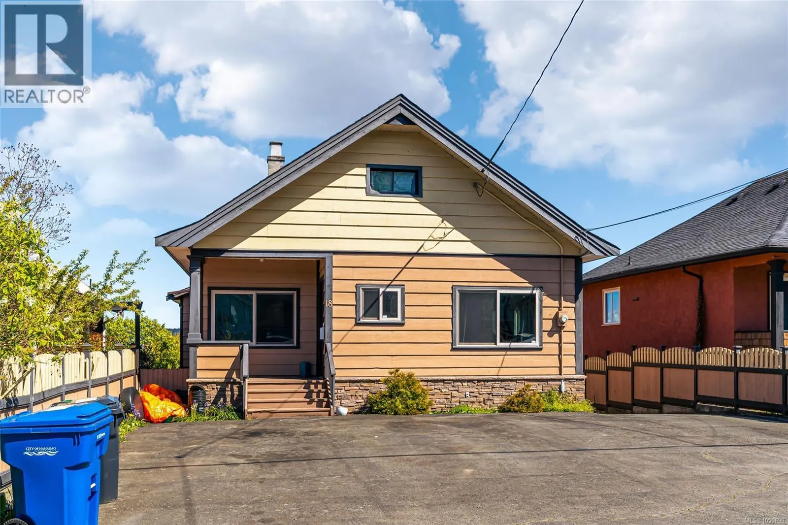 18 Gillespie St S