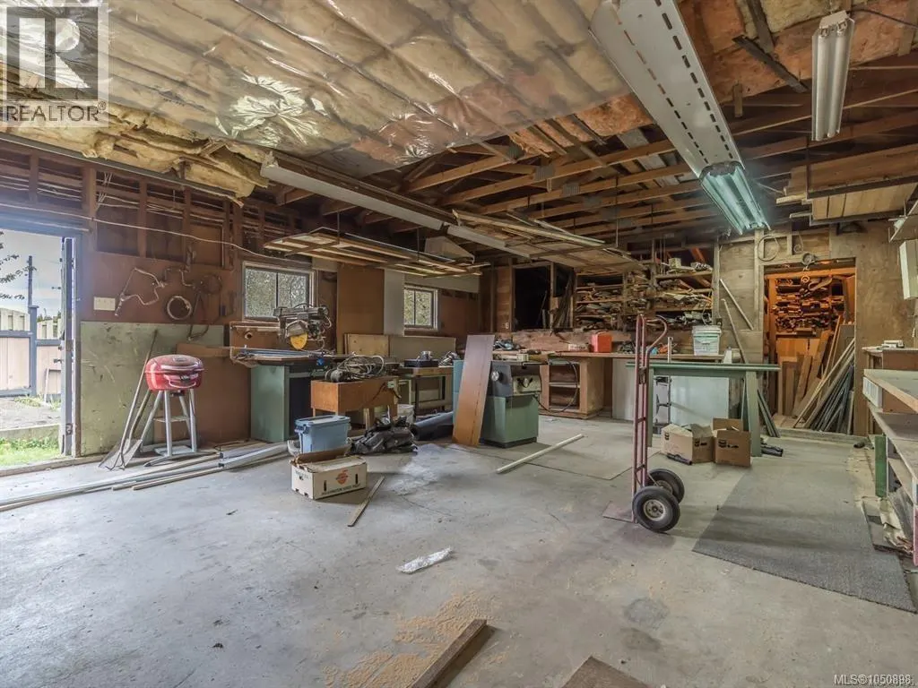 18 Gillespie St S
