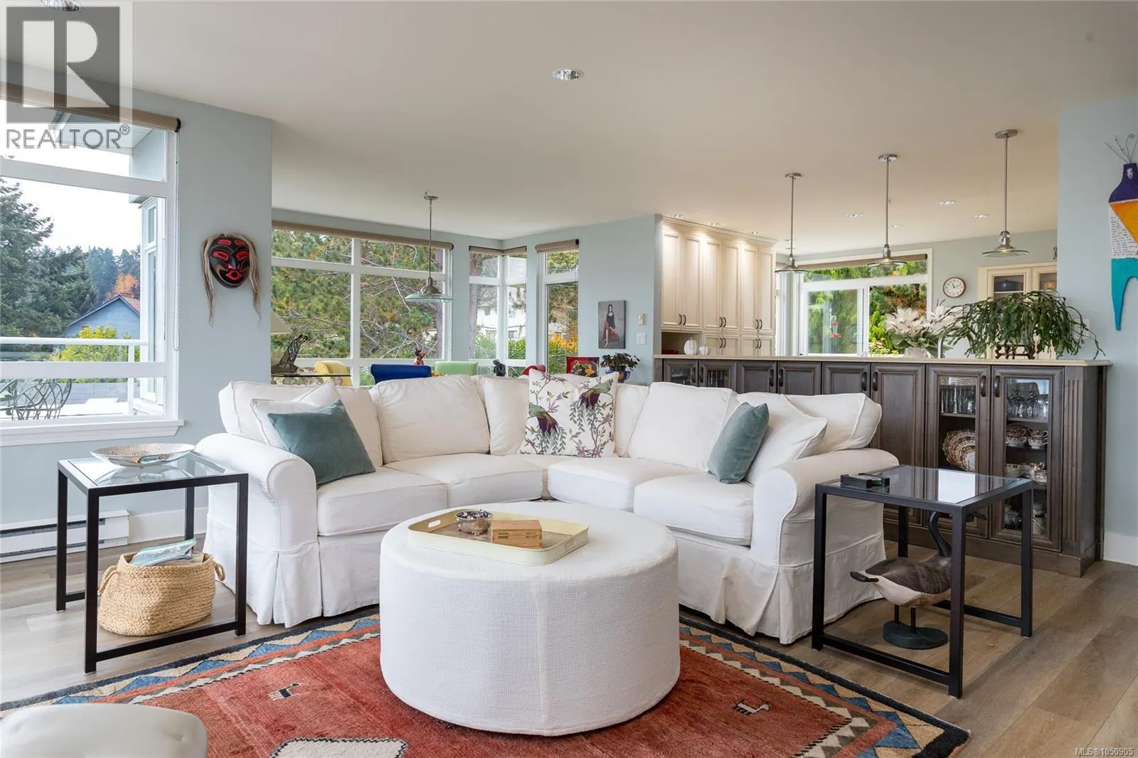 501 5110 Cordova Bay Rd