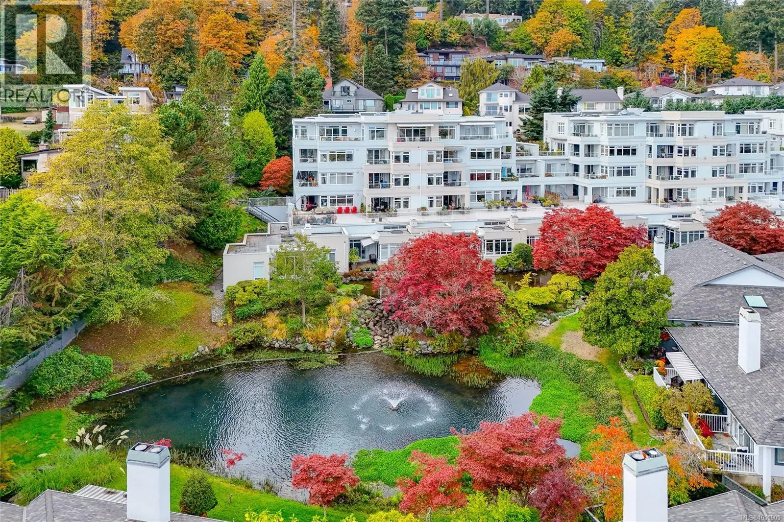 501 5110 Cordova Bay Rd