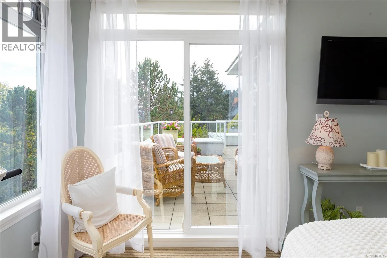 501 5110 Cordova Bay Rd
