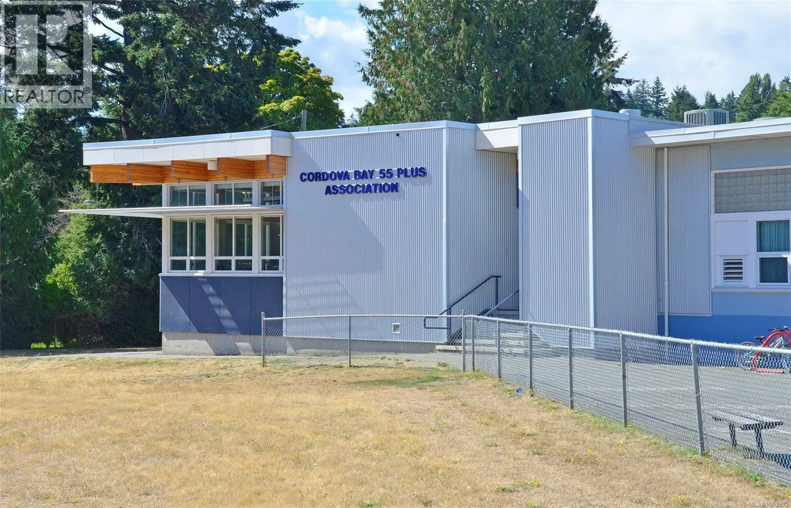 501 5110 Cordova Bay Rd