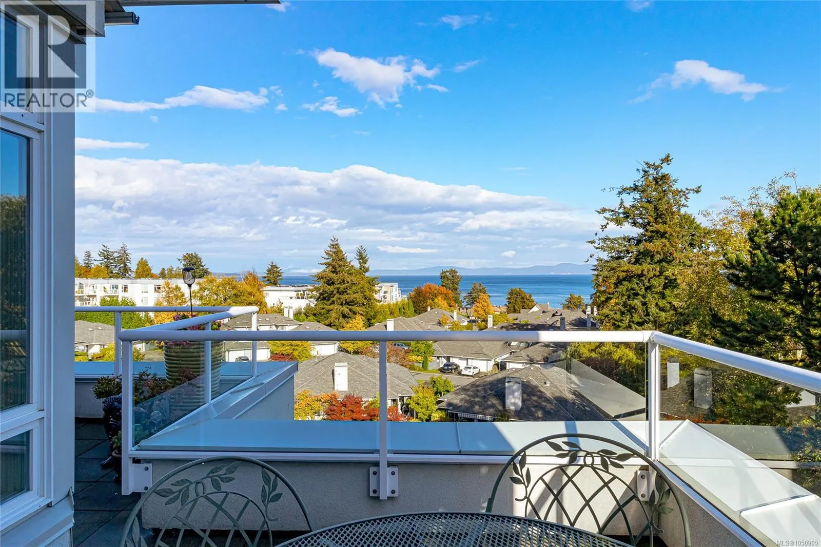501 5110 Cordova Bay Rd