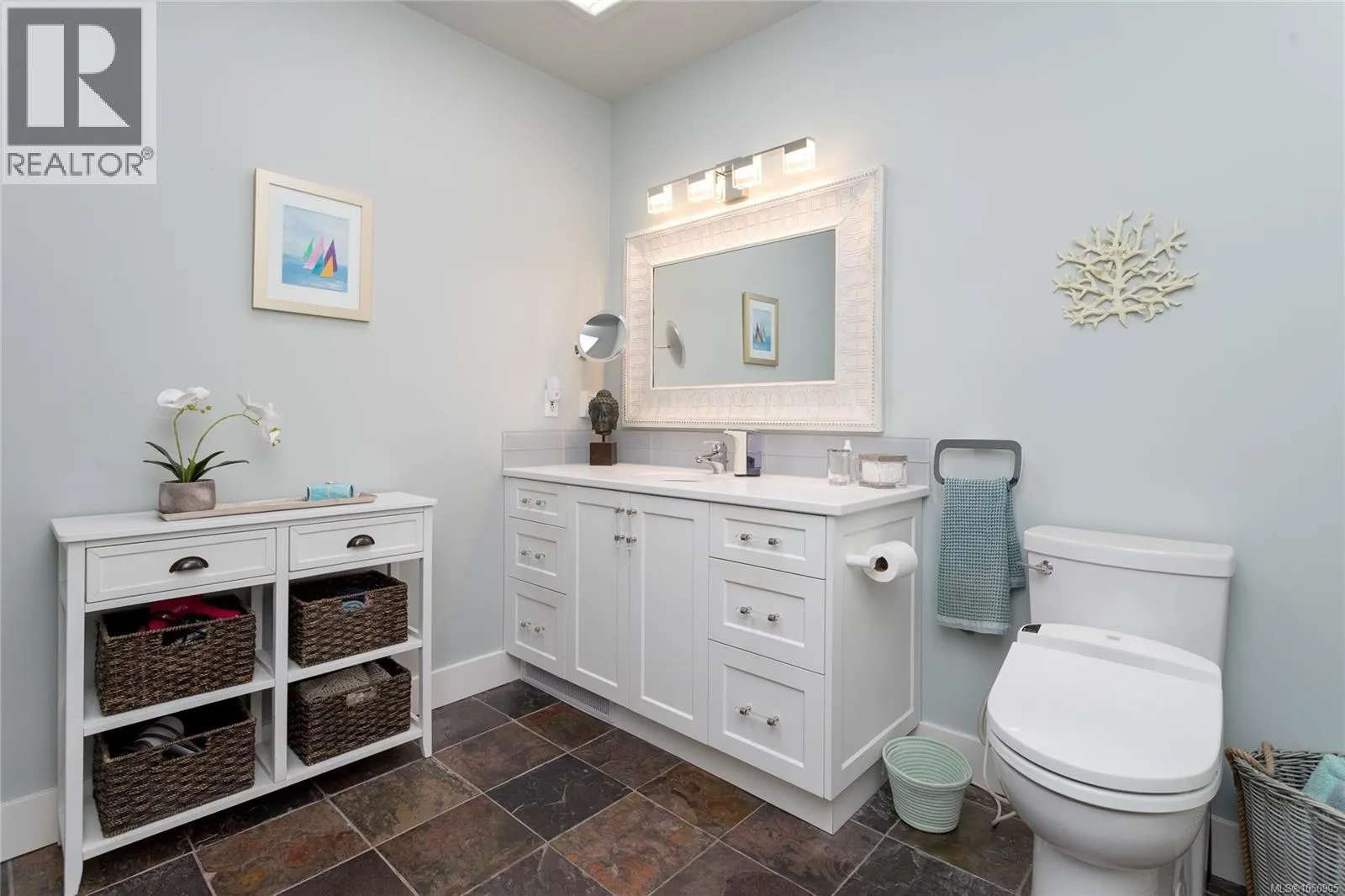 501 5110 Cordova Bay Rd