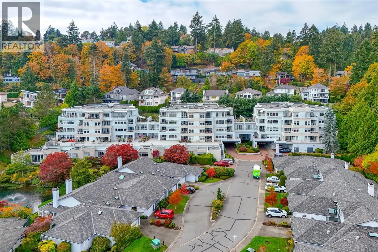 501 5110 Cordova Bay Rd