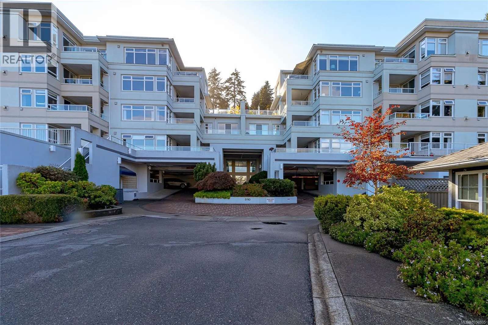 501 5110 Cordova Bay Rd